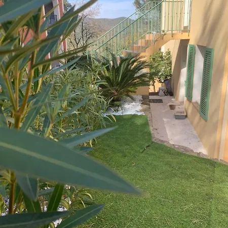 Sandler Apartmán Grimaud
